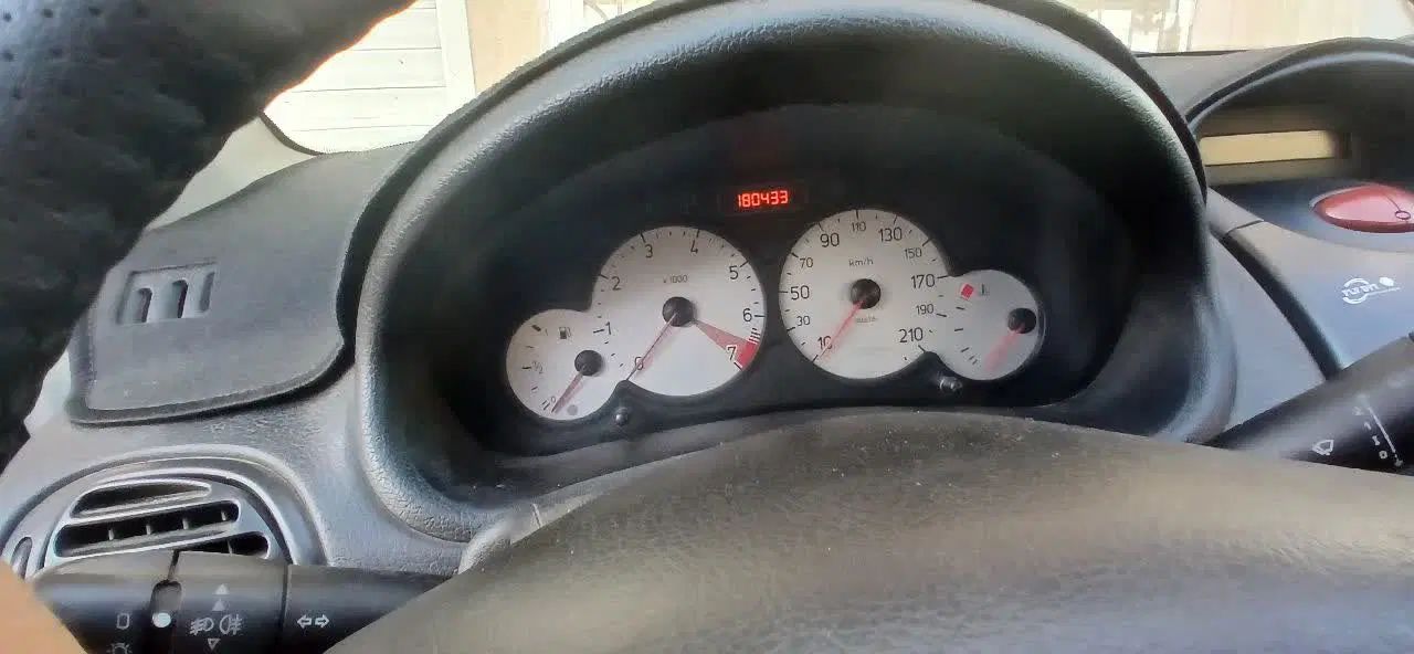 پژو ۲۰۶ صندوق دار v8 - 1390