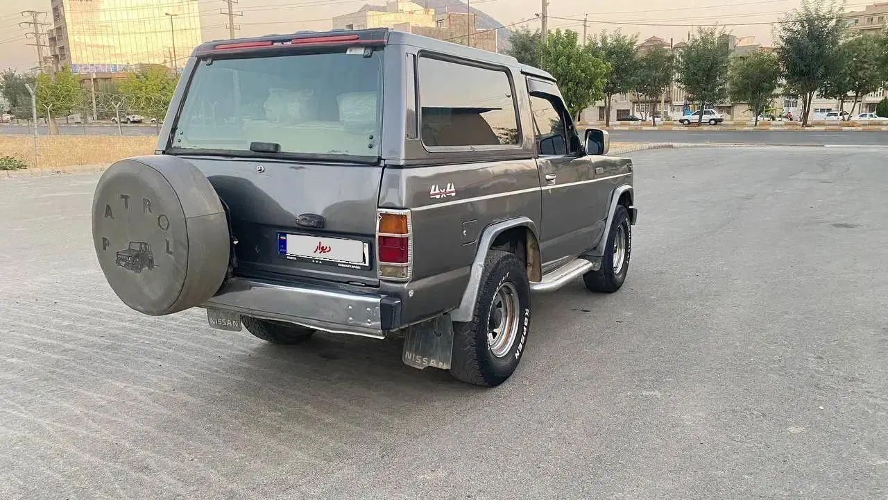 نیسان پاترول دو درب دنده‌ای - 1991