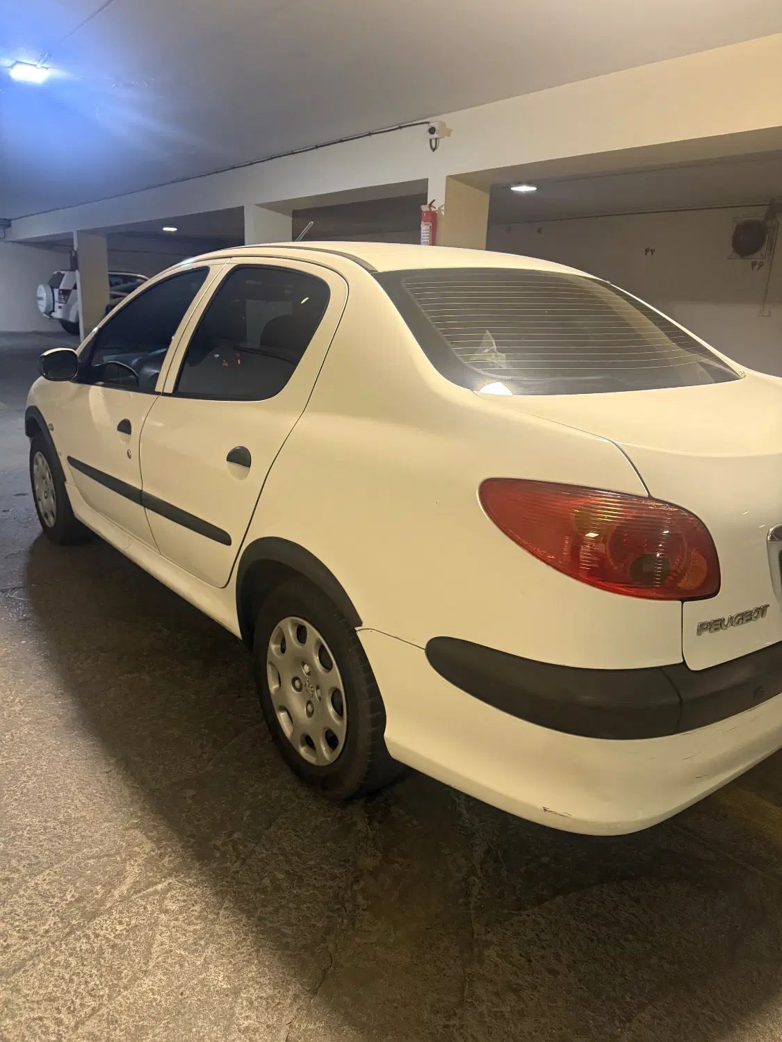 پژو ۲۰۶ صندوق دار v8 - 1393