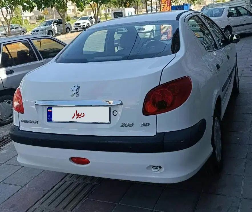 پژو ۲۰۶ صندوق دار v8 - 1394