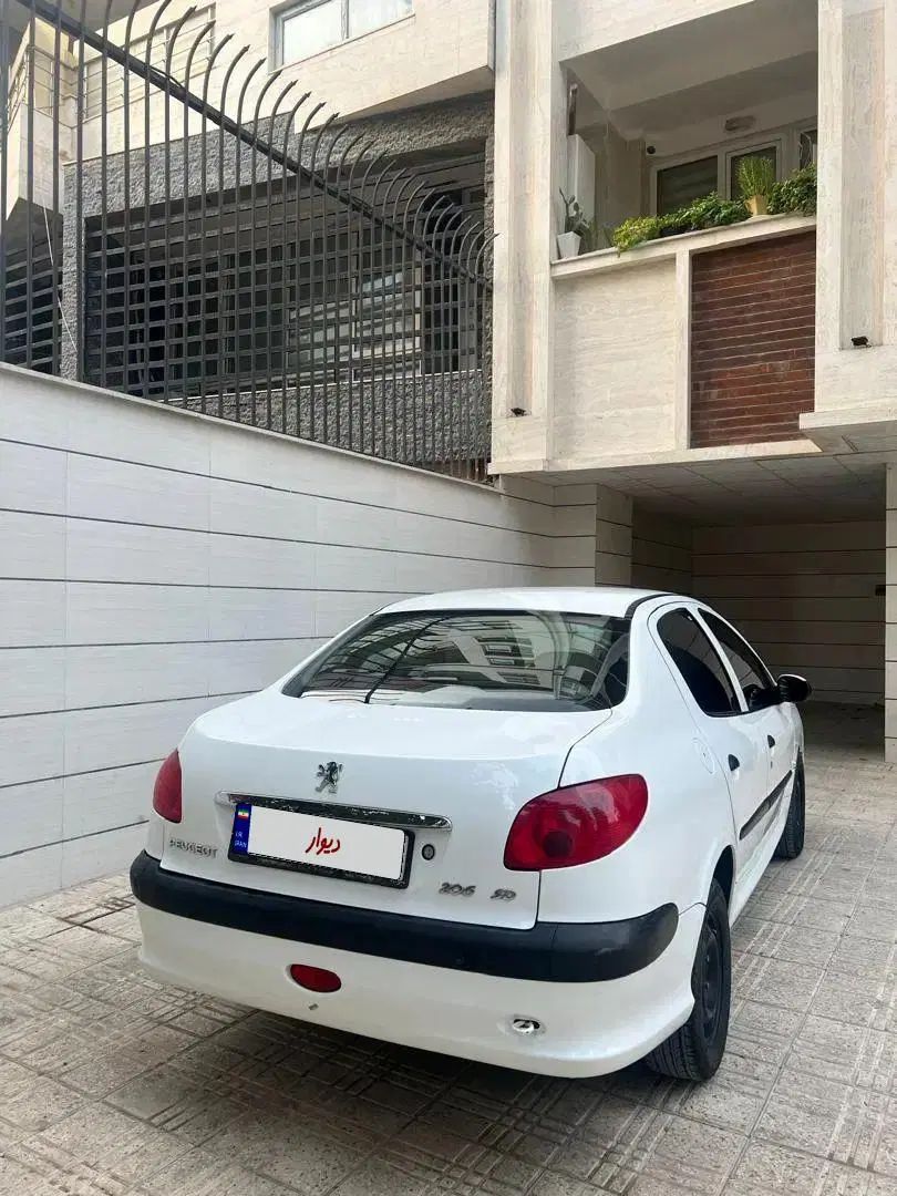 پژو ۲۰۶ صندوق دار v8 - 1395