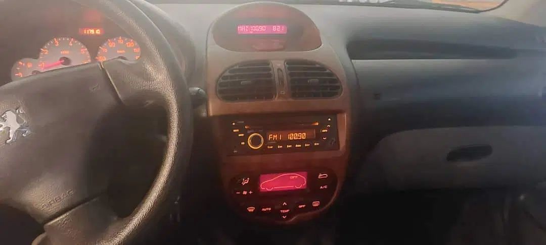 پژو ۲۰۶ صندوق دار v8 - 1390