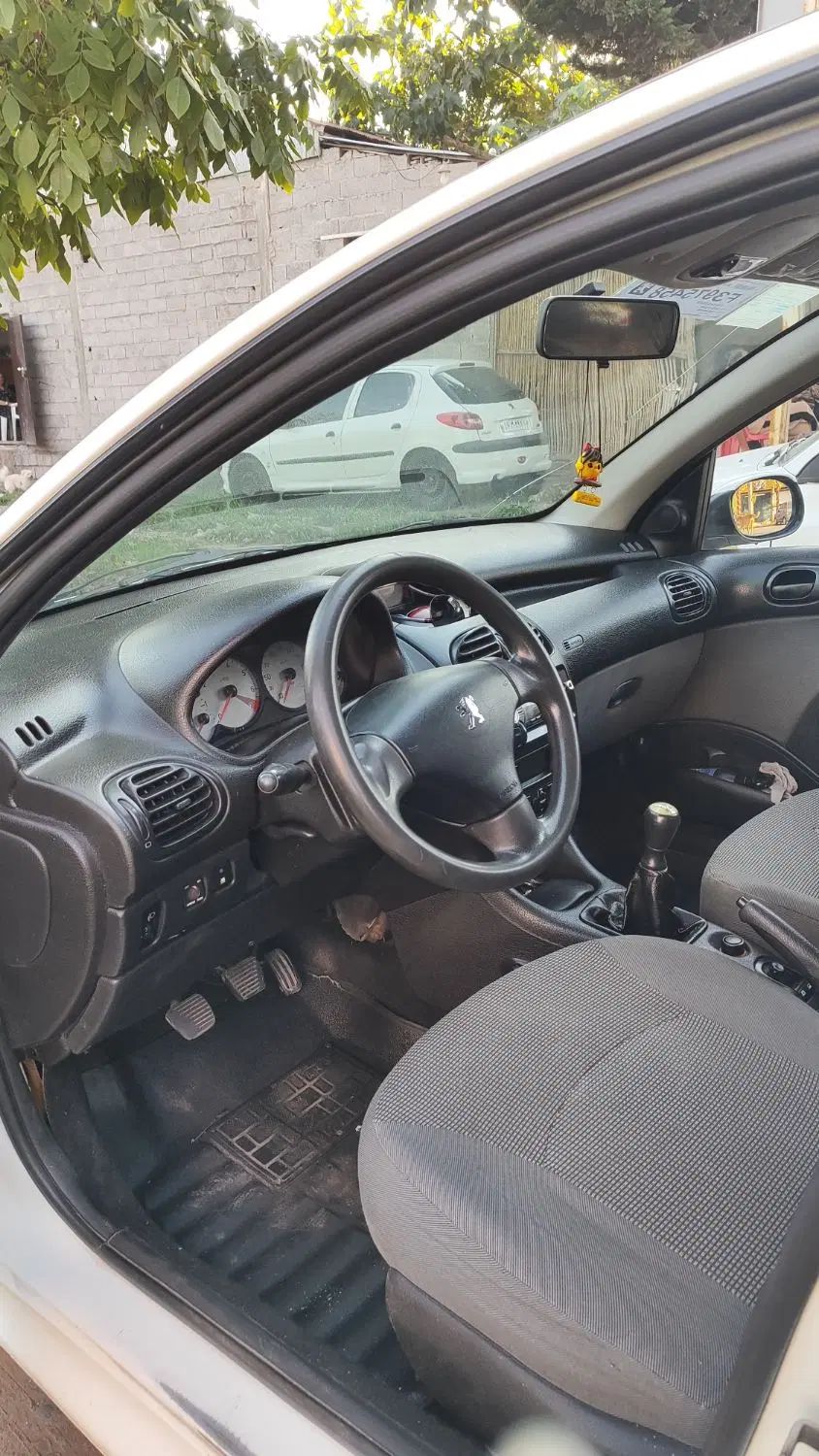 پژو ۲۰۶ صندوق دار v8 - 1395