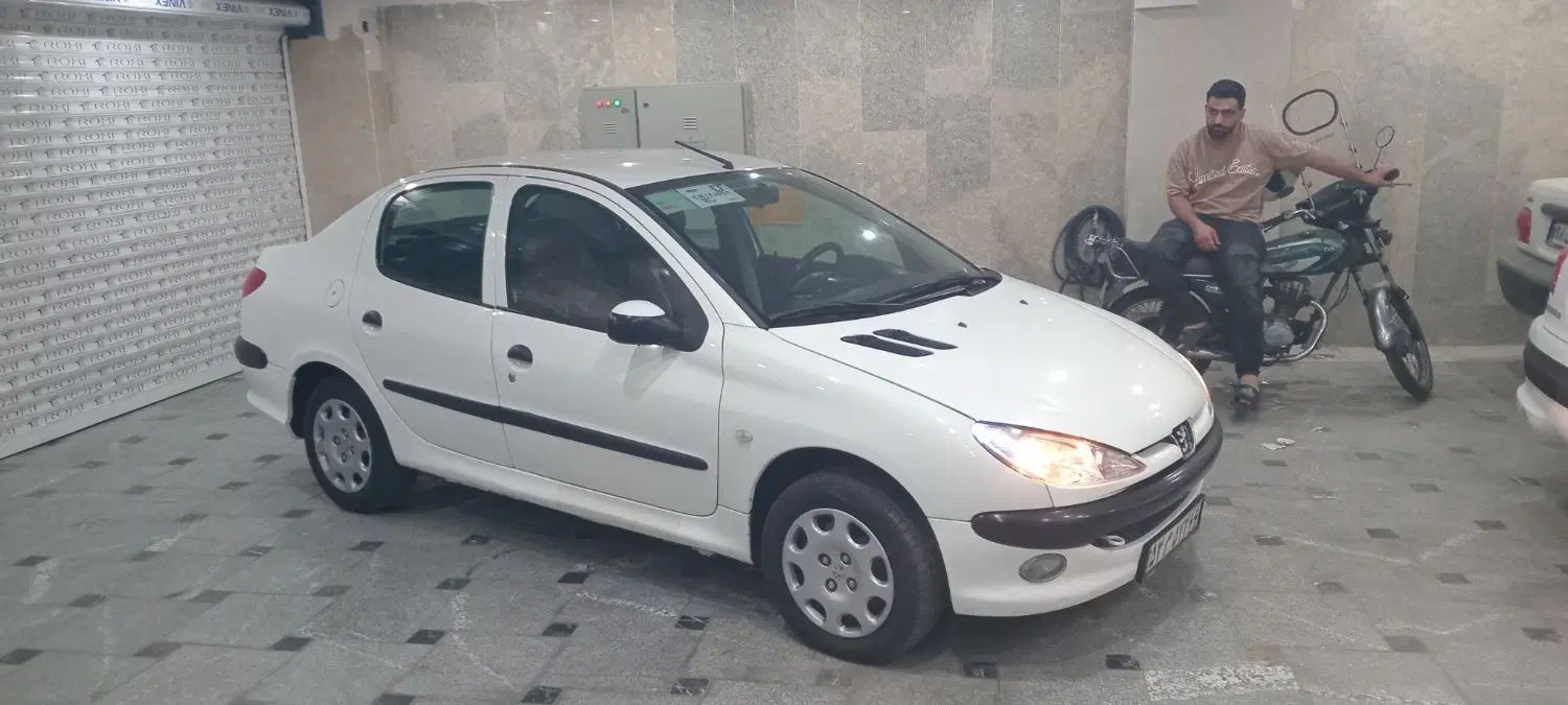 پژو ۲۰۶ صندوق دار v8 - 1392
