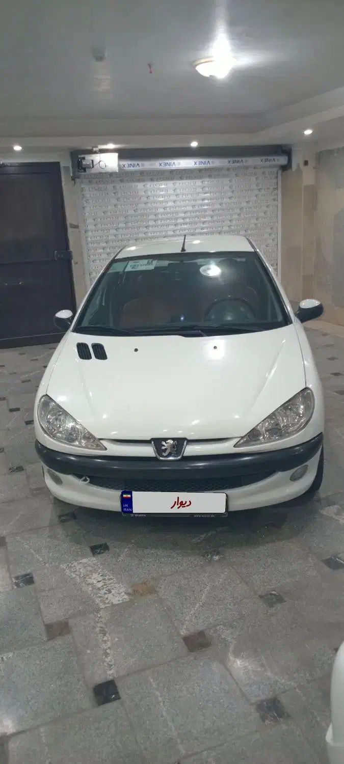 پژو ۲۰۶ صندوق دار v8 - 1392