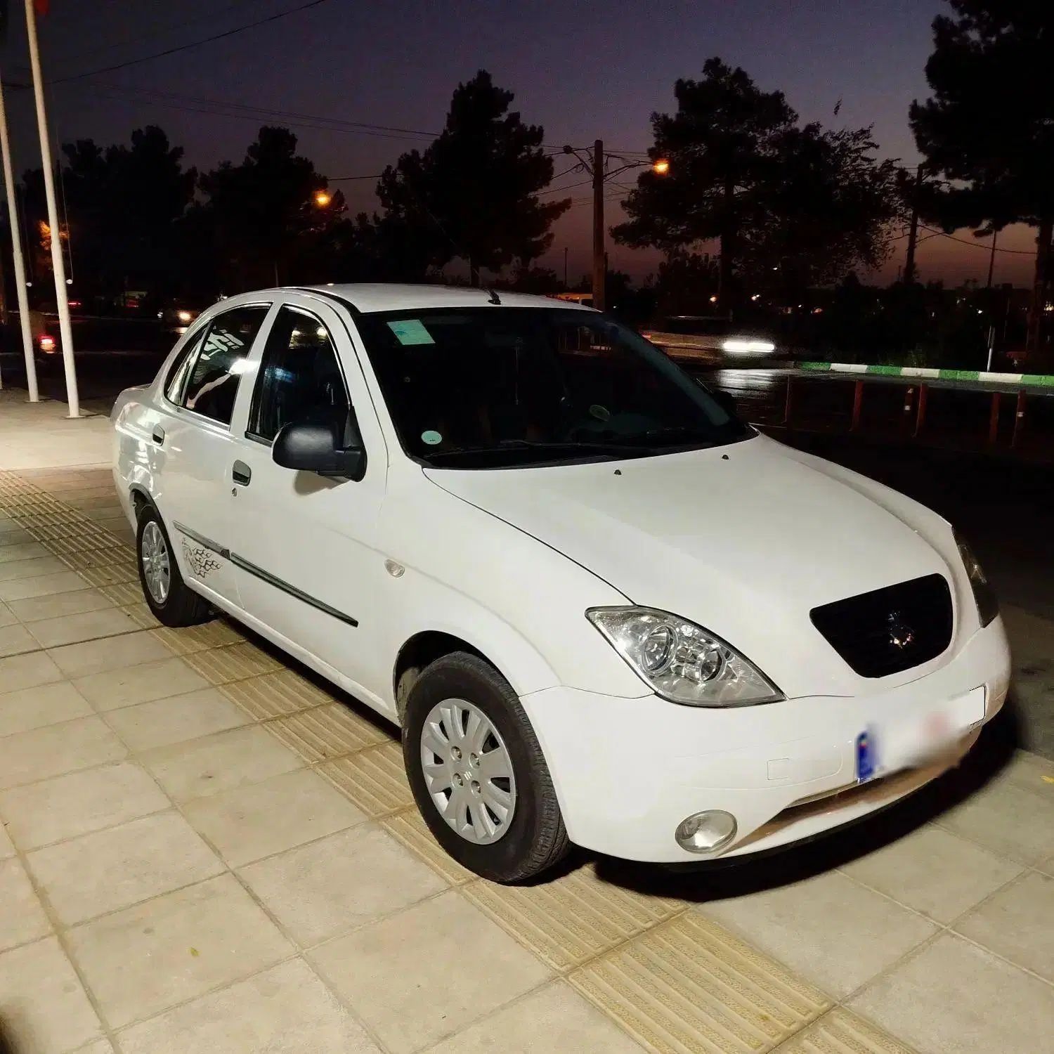 تیبا صندوق دار SX - 1400