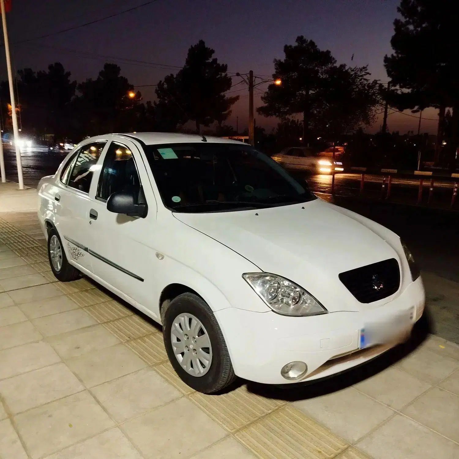 تیبا صندوق دار SX - 1400