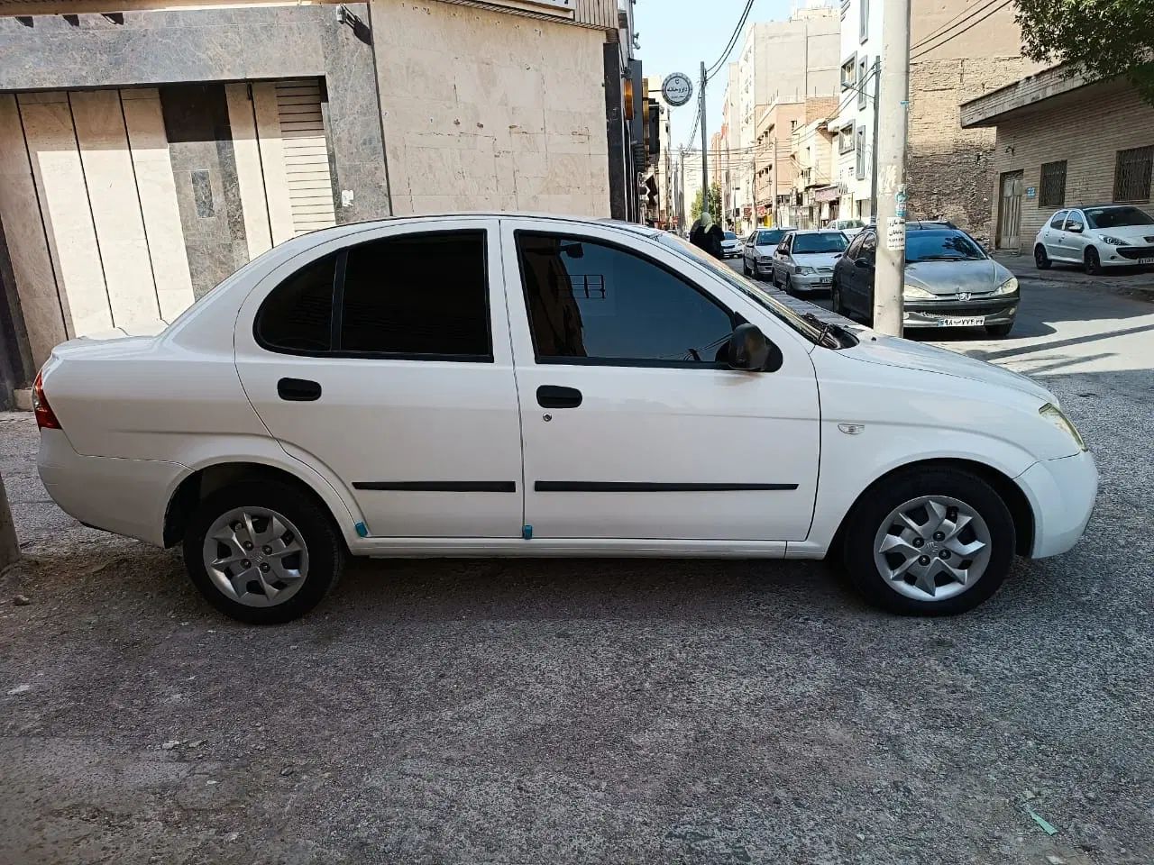 تیبا صندوق دار SX - 1401