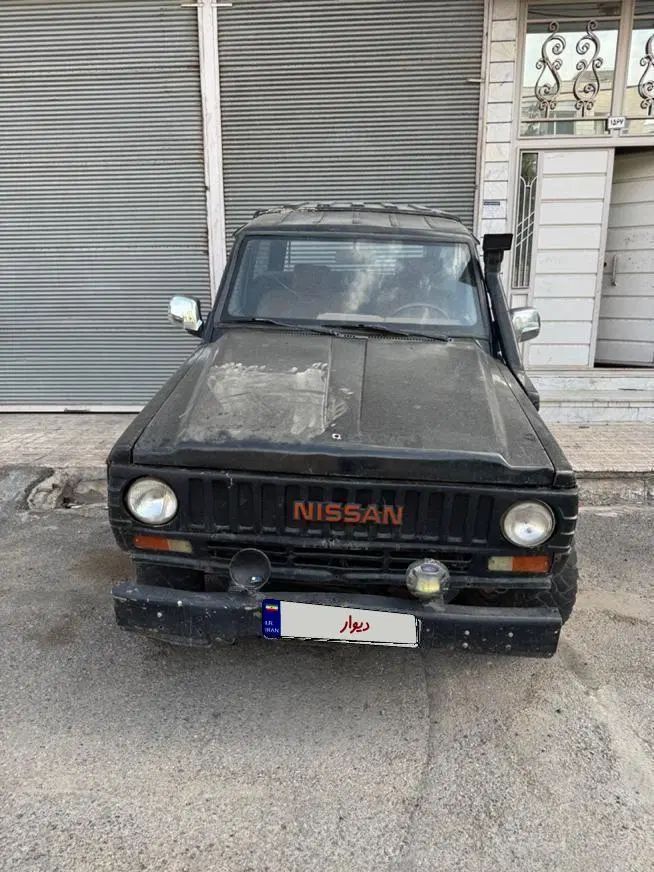 نیسان پاترول دو درب دنده‌ای - 1988