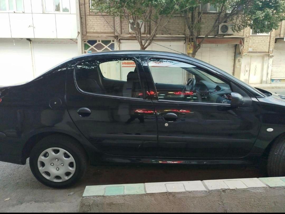 پژو ۲۰۶ صندوق دار v8 - 1394