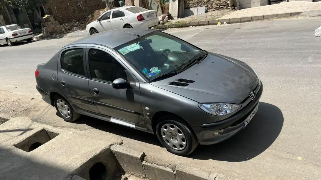 پژو ۲۰۶ صندوق دار v8 - 1390