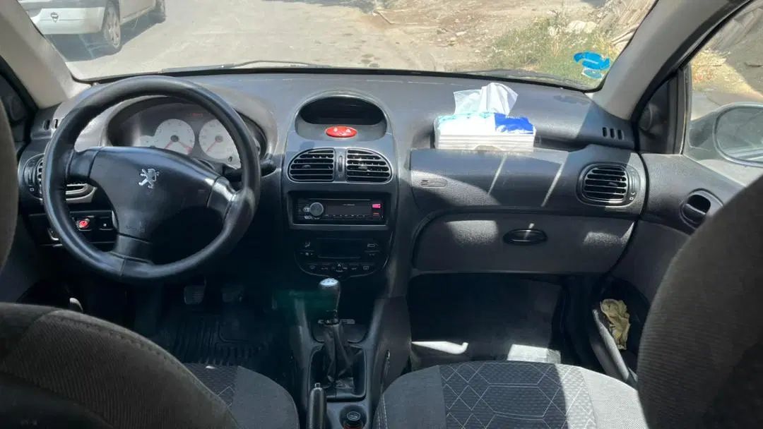 پژو ۲۰۶ صندوق دار v8 - 1390
