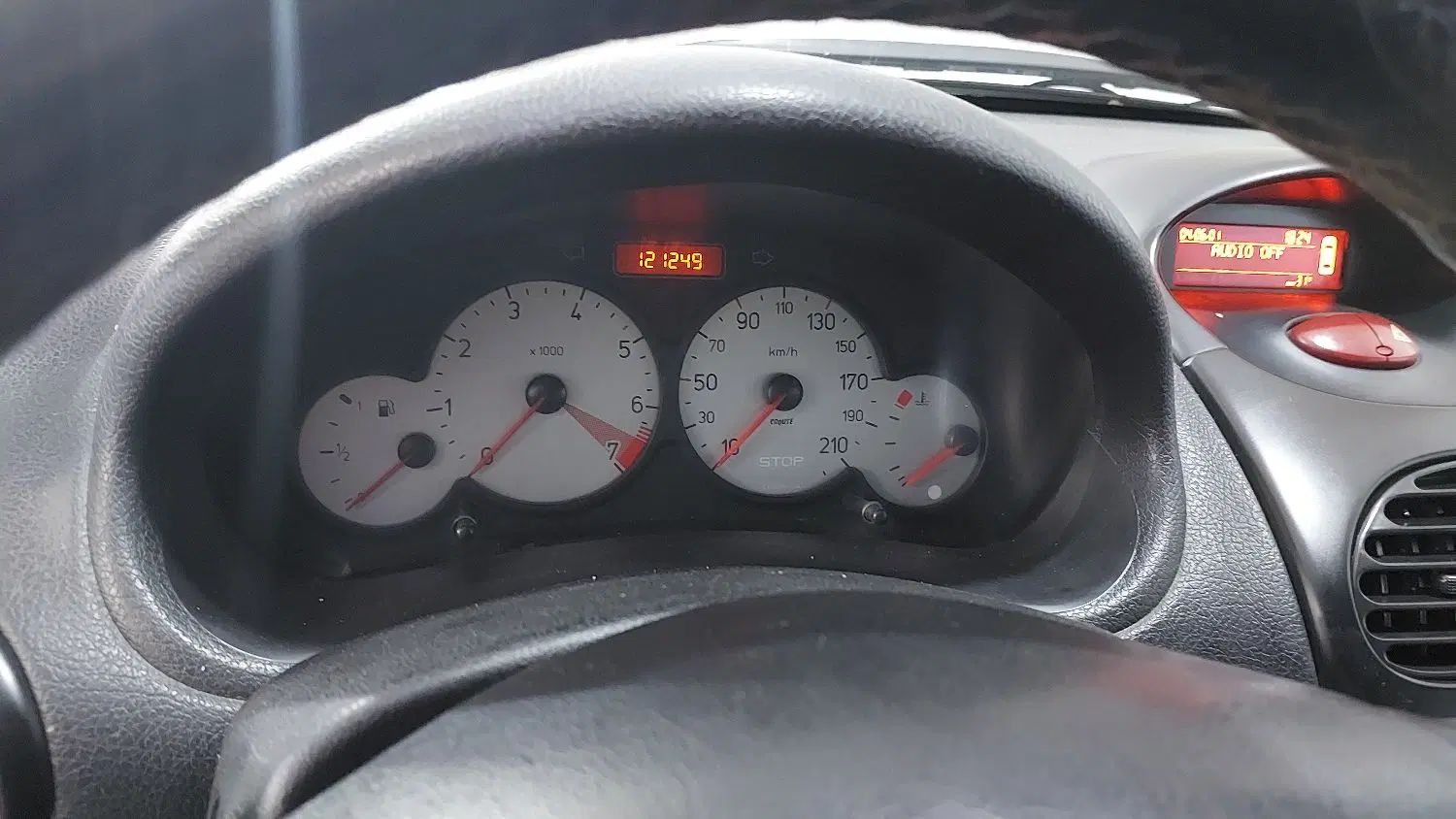 پژو ۲۰۶ صندوق دار v8 - 1397