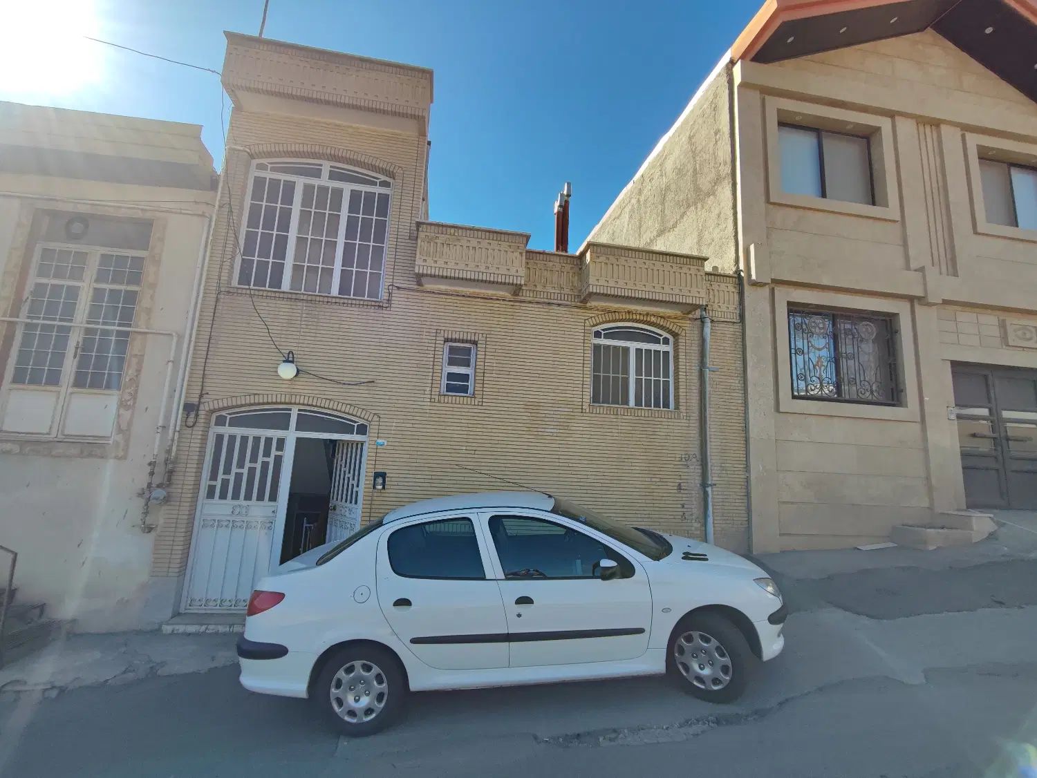 پژو ۲۰۶ صندوق دار v8 - 1395