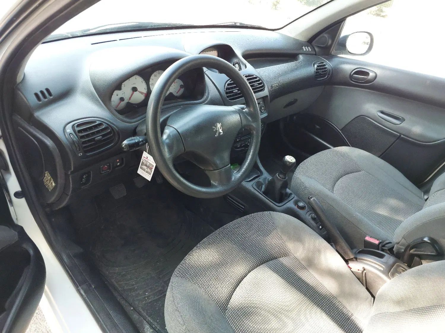 پژو ۲۰۶ صندوق دار v8 - 1395