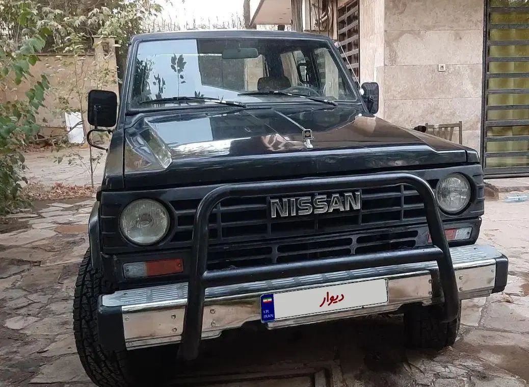 نیسان پاترول دو درب دنده‌ای - 1999