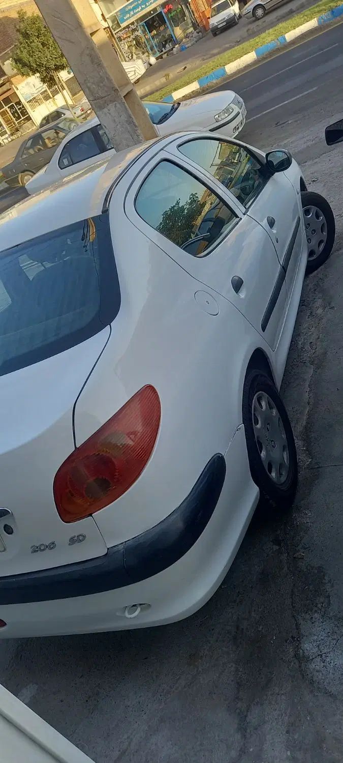 پژو ۲۰۶ صندوق دار v8 - 1390
