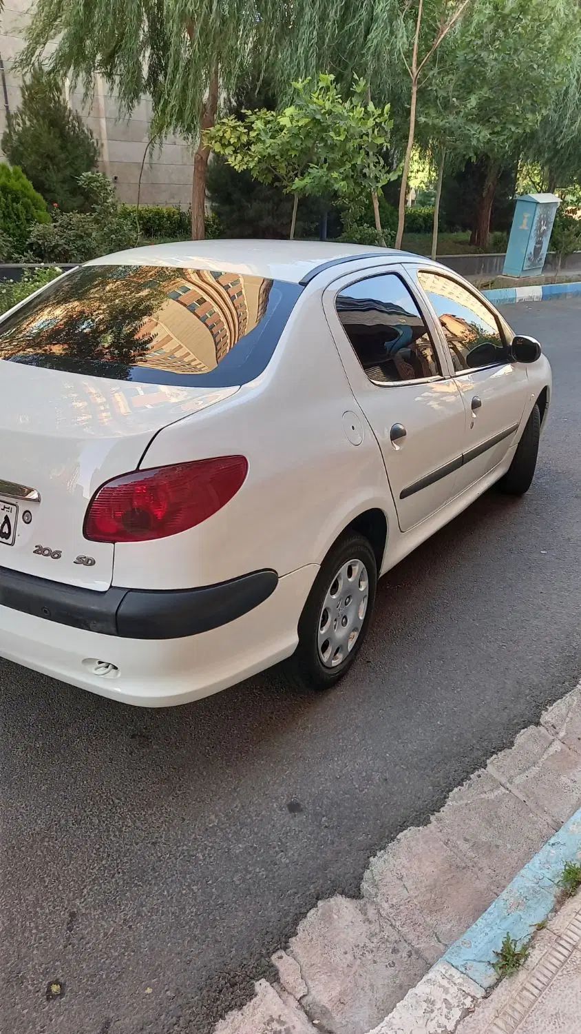 پژو ۲۰۶ صندوق دار v8 - 1395