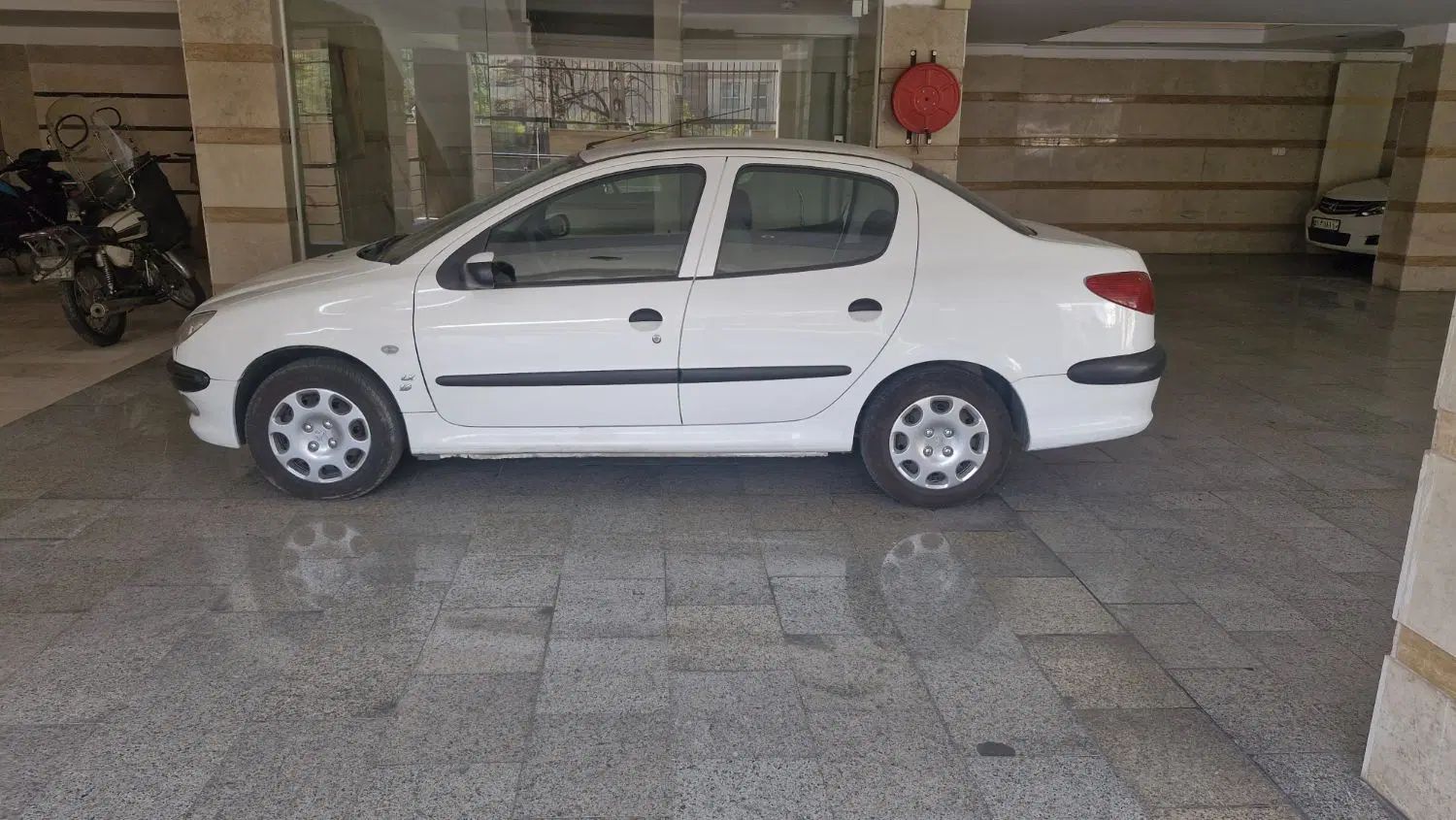 پژو ۲۰۶ صندوق دار v8 - 1397