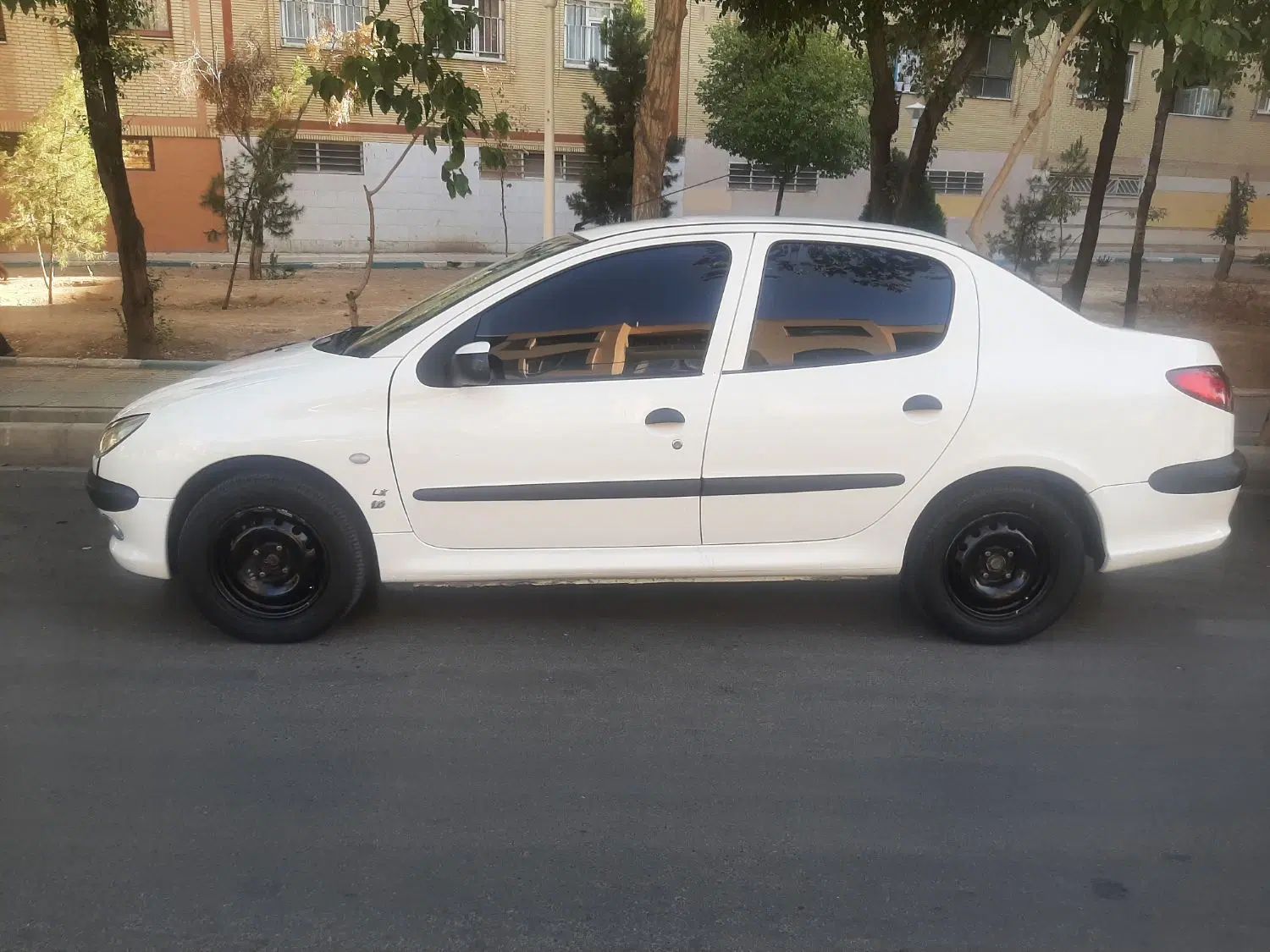 پژو ۲۰۶ صندوق دار v8 - 1393