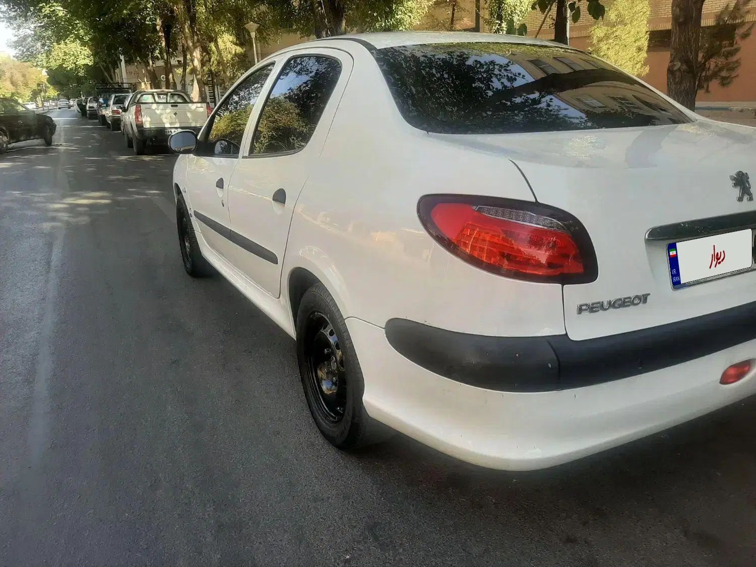 پژو ۲۰۶ صندوق دار v8 - 1393