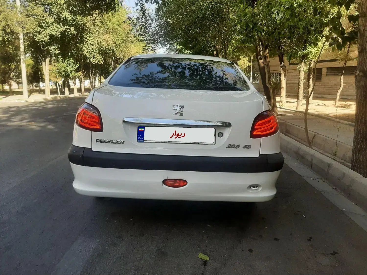 پژو ۲۰۶ صندوق دار v8 - 1393