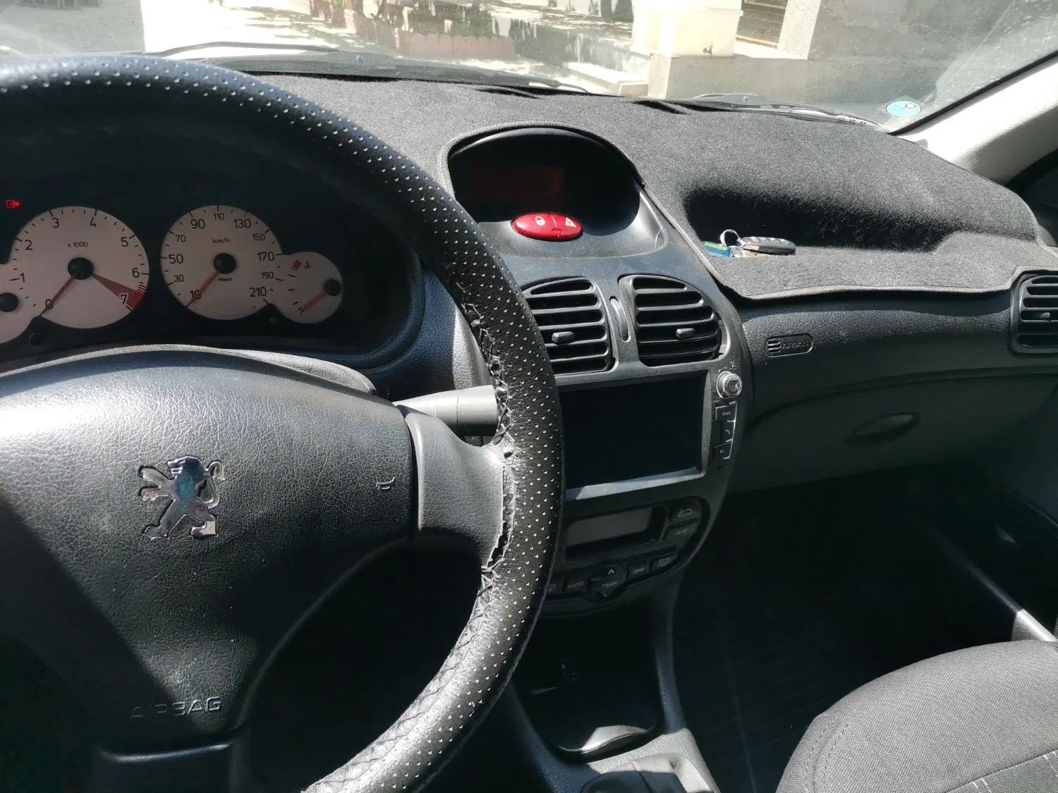 پژو ۲۰۶ صندوق دار v8 - 1400