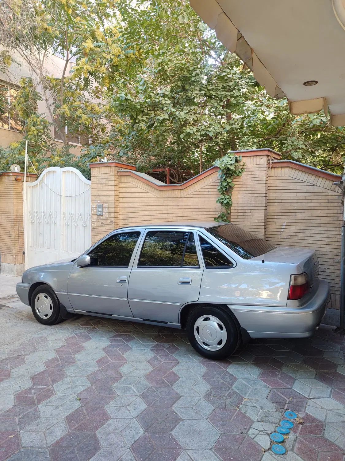 دوو سیلو سدان - 1377