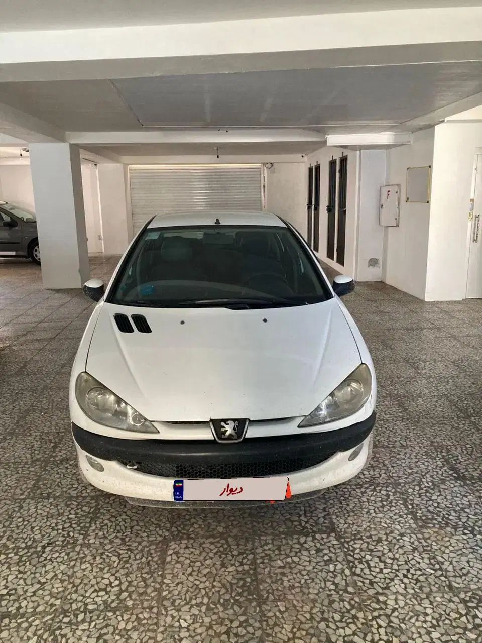 پژو ۲۰۶ صندوق دار v8 - 1391