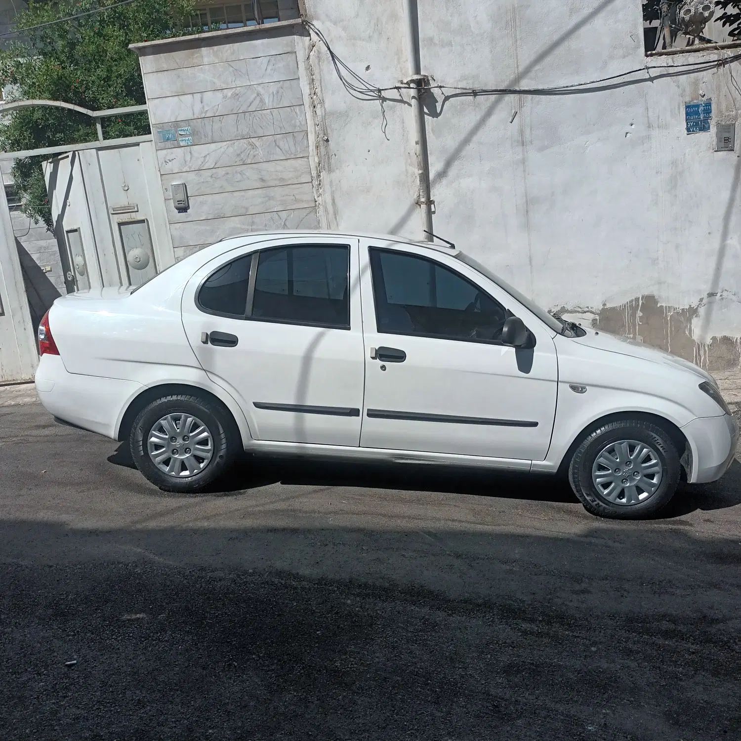 تیبا صندوق دار SX - 1400