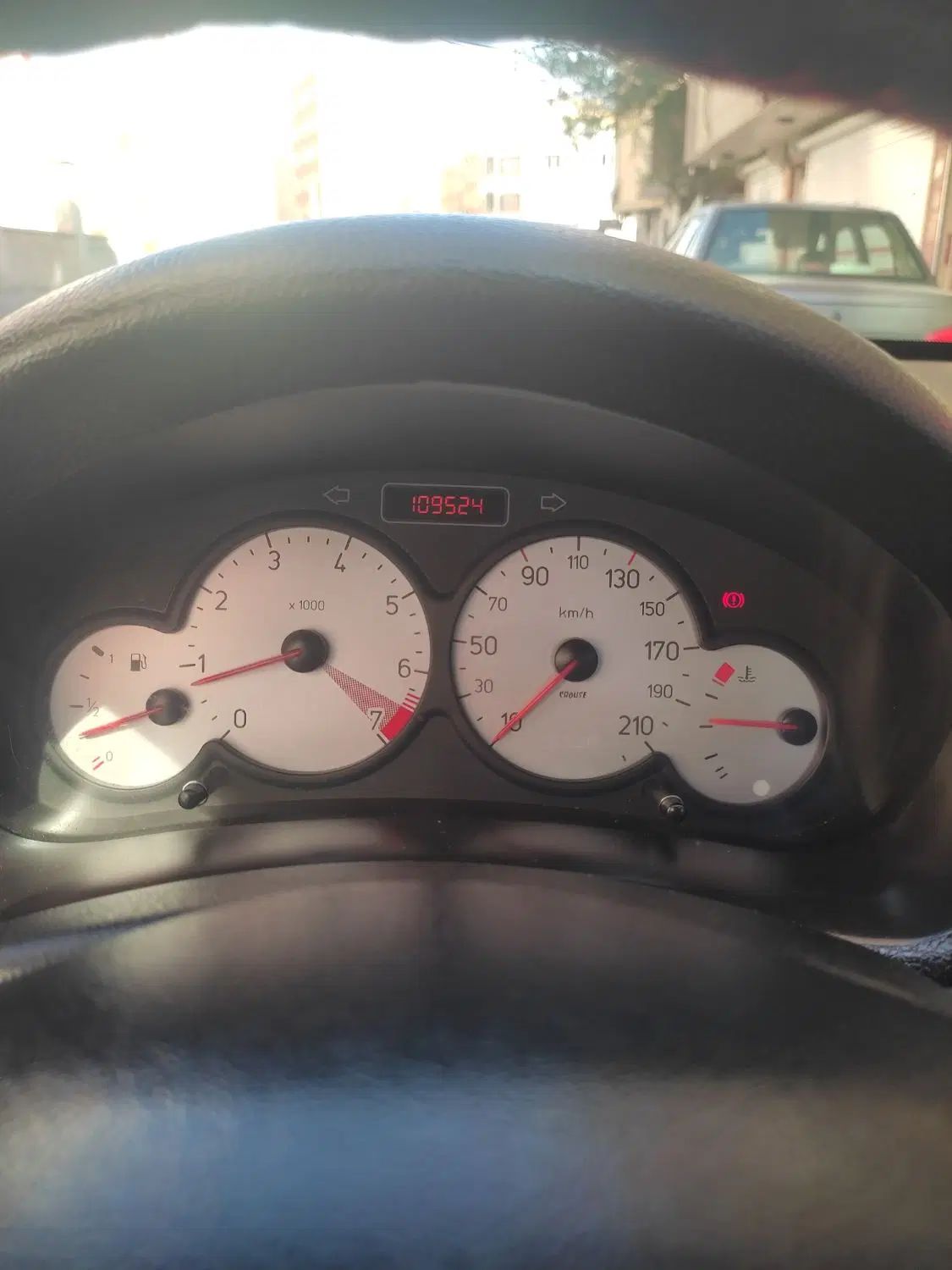 پژو ۲۰۶ صندوق دار v8 - 1394