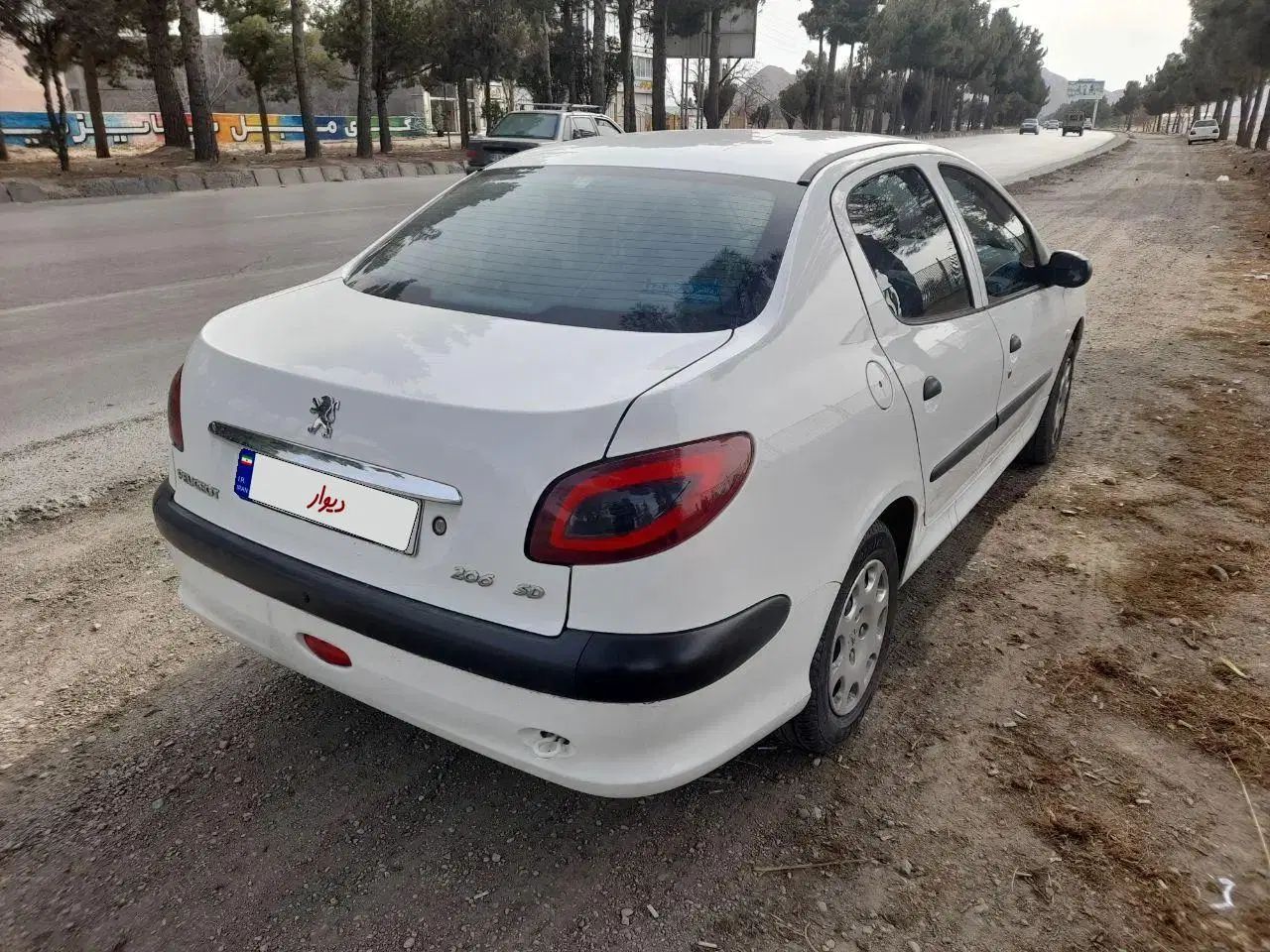 پژو ۲۰۶ صندوق دار v8 - 1398