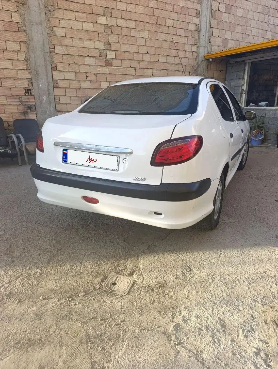 پژو ۲۰۶ صندوق دار v8 - 1391