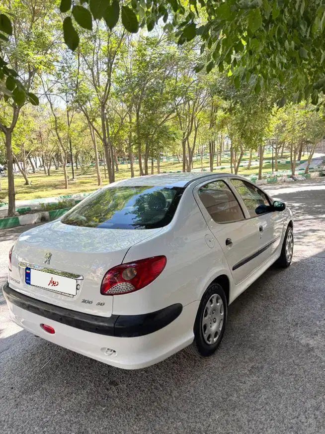 پژو ۲۰۶ صندوق دار v8 - 1392