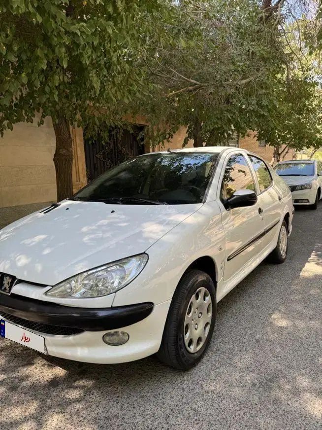 پژو ۲۰۶ صندوق دار v8 - 1392