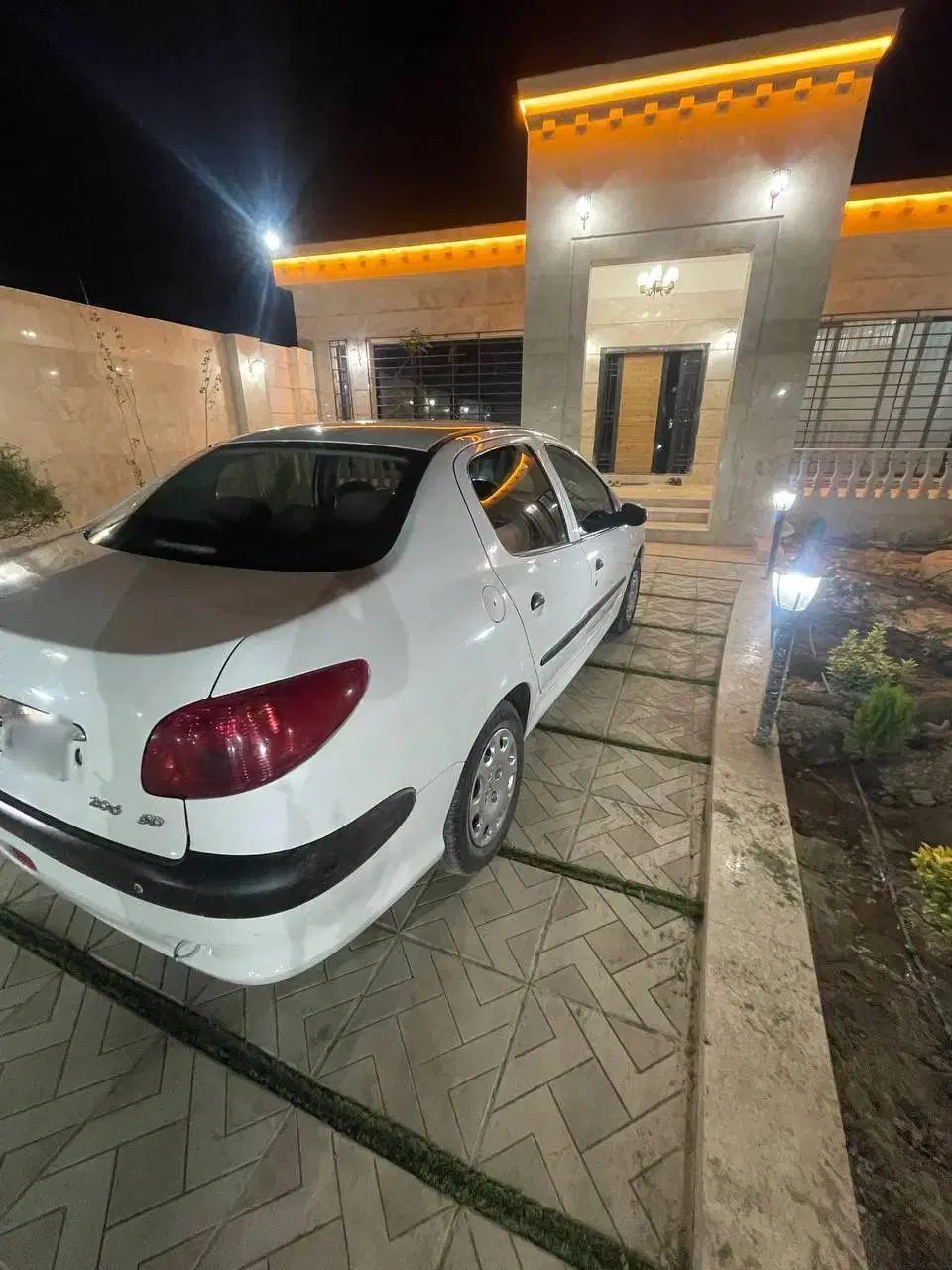 پژو ۲۰۶ صندوق دار v8 - 1387