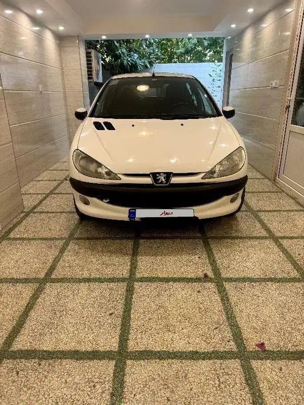 پژو ۲۰۶ صندوق دار v8 - 1395