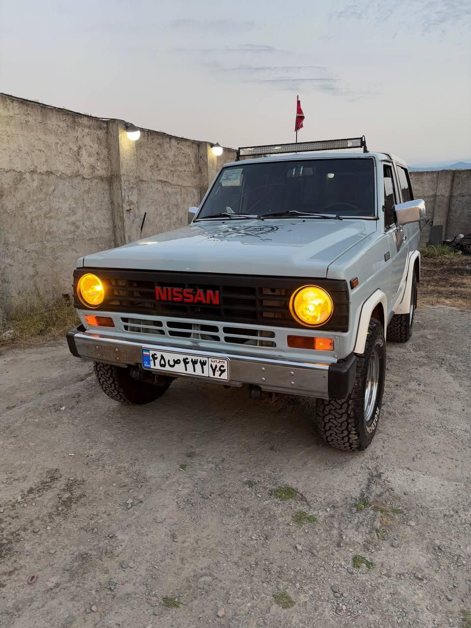 نیسان پاترول دو درب دنده‌ای - 1990