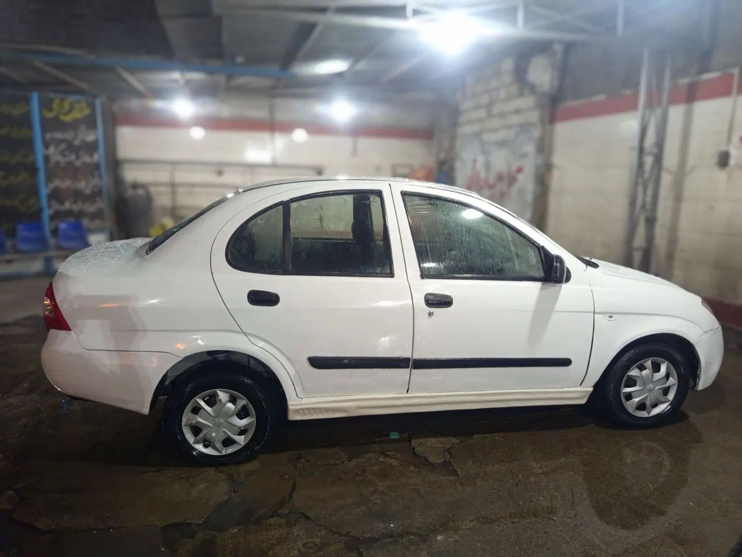 تیبا صندوق دار SX - 1392