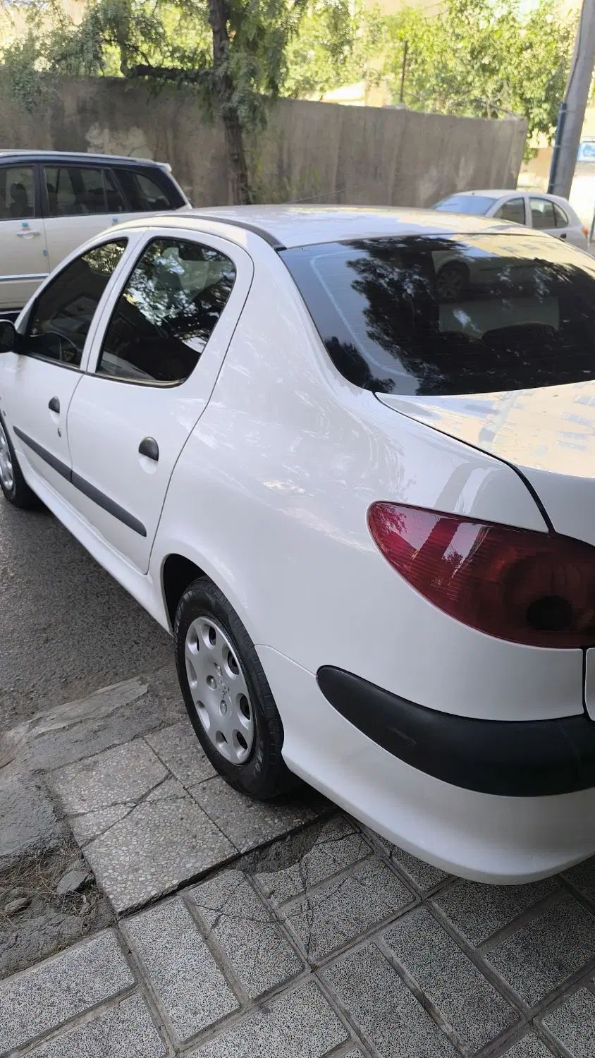 پژو ۲۰۶ صندوق دار v8 - 1393