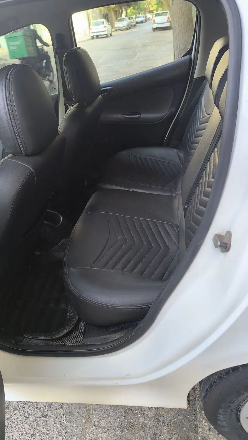 پژو ۲۰۶ صندوق دار v8 - 1393