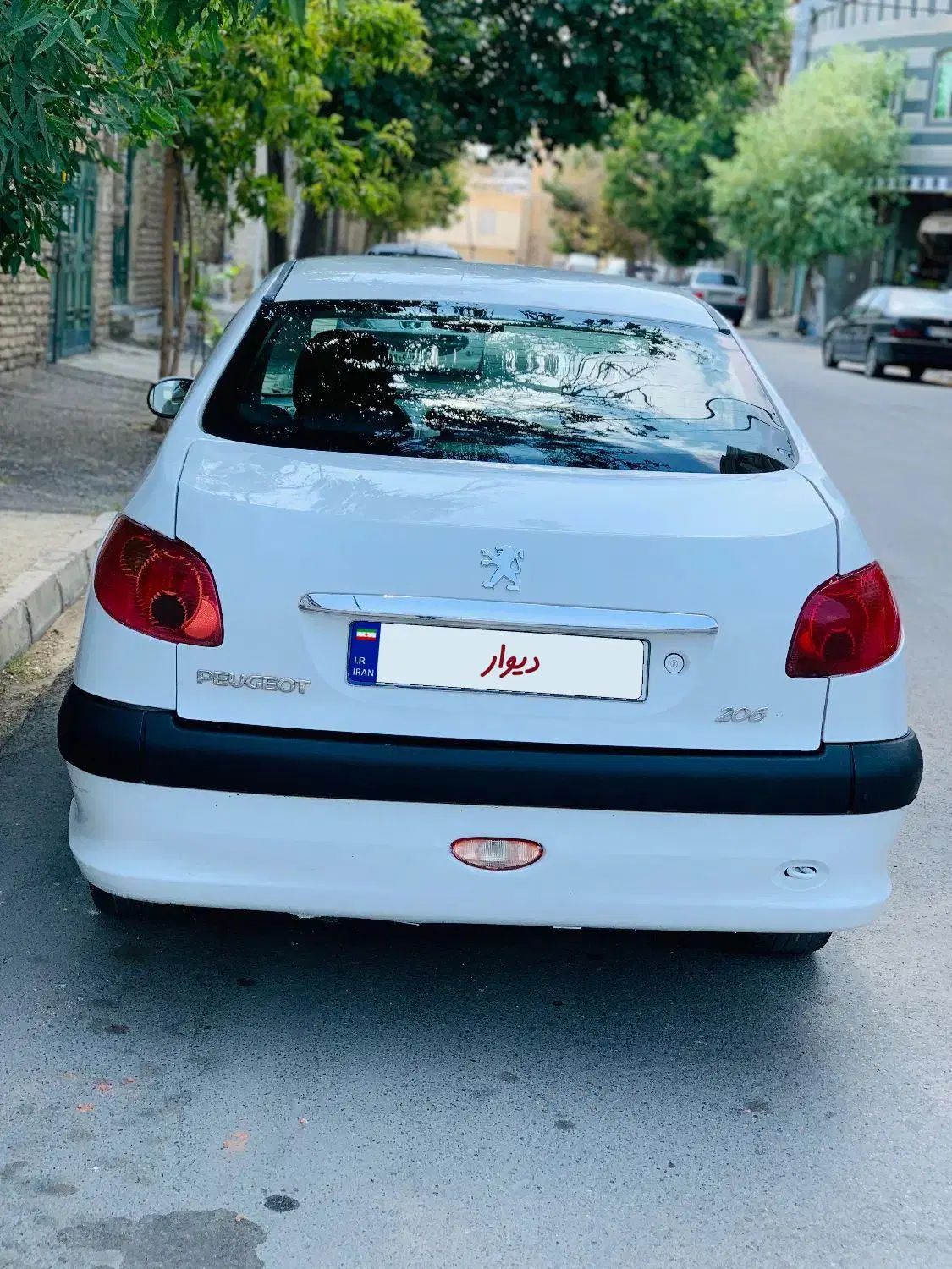 پژو ۲۰۶ صندوق دار v8 - 1390