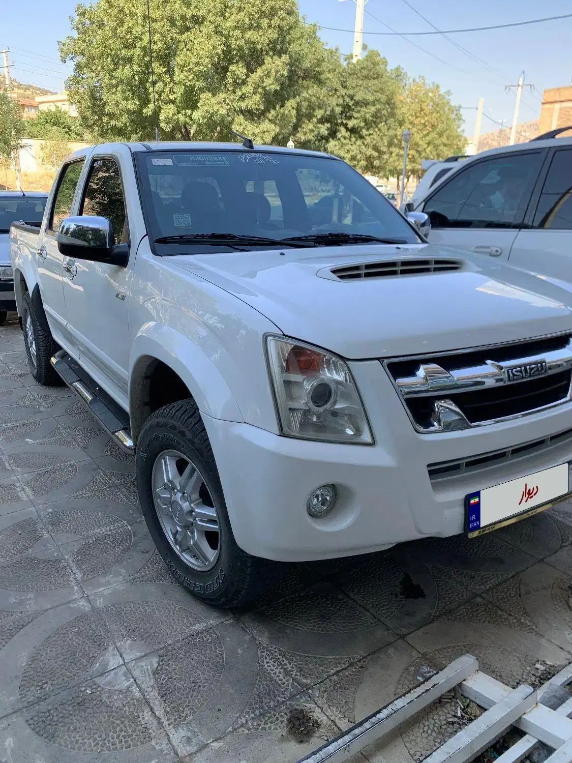 ایسوزو دی مکس دوکابین - 1394