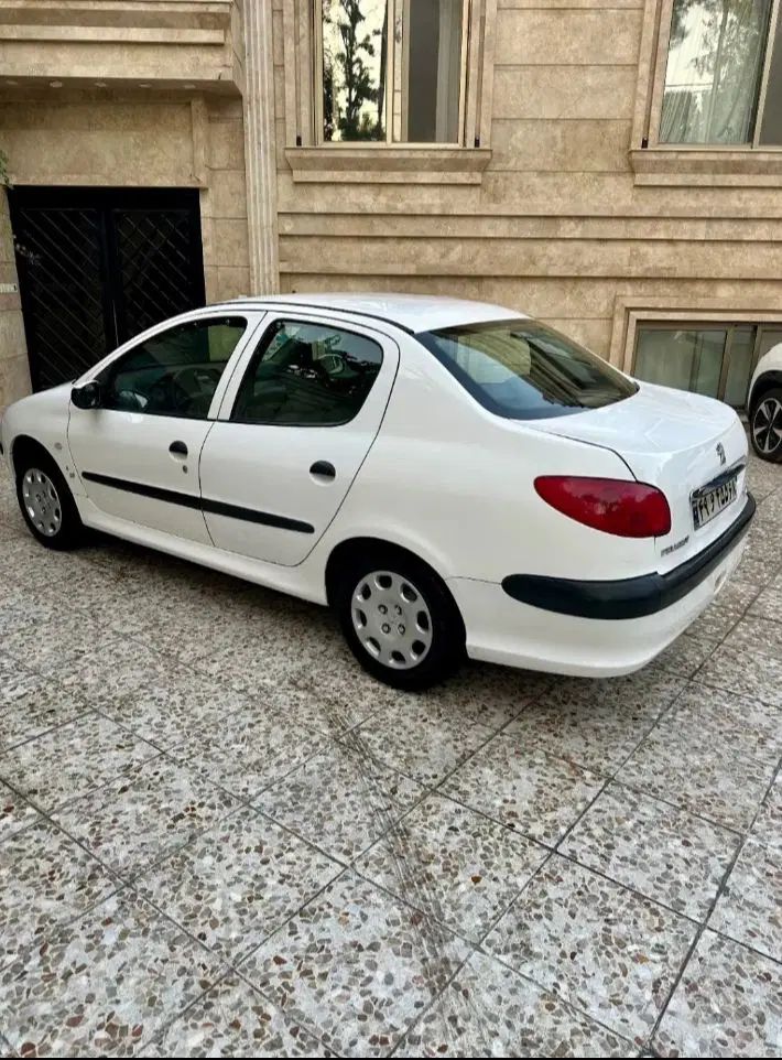 پژو ۲۰۶ صندوق دار v8 - 1393