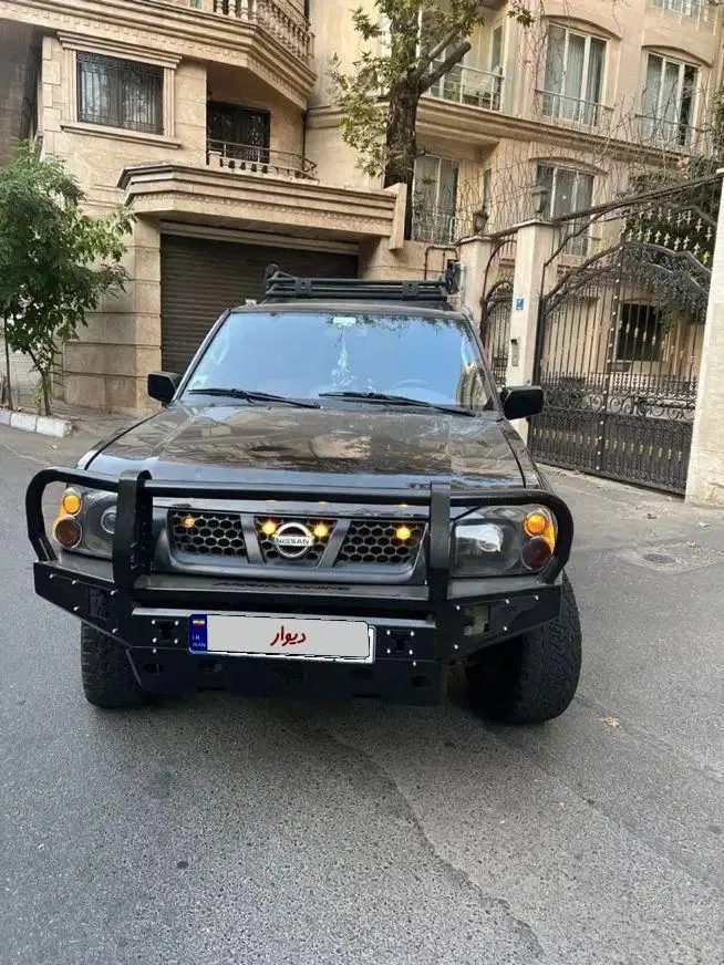 نیسان رونیز دنده‌ای - 1385