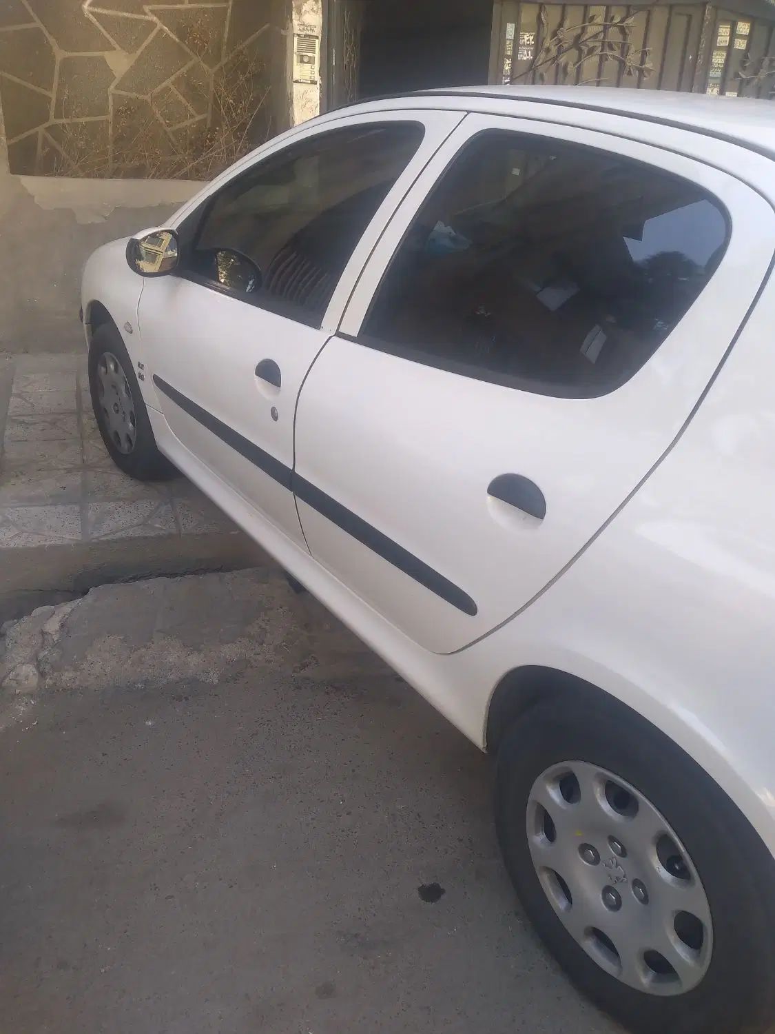 پژو ۲۰۶ صندوق دار v8 - 1397
