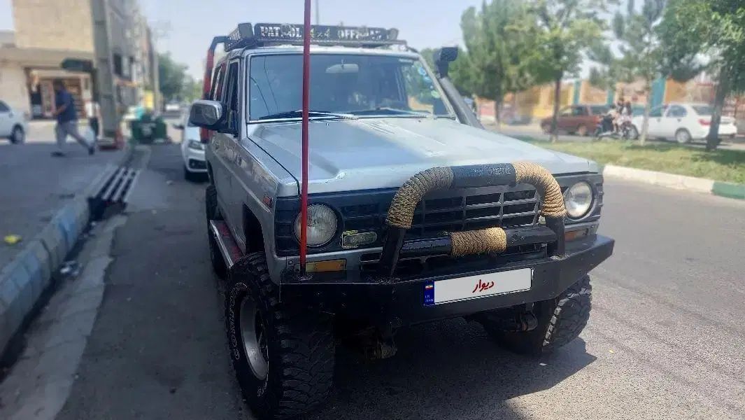 نیسان پاترول دو درب دنده‌ای - 1993