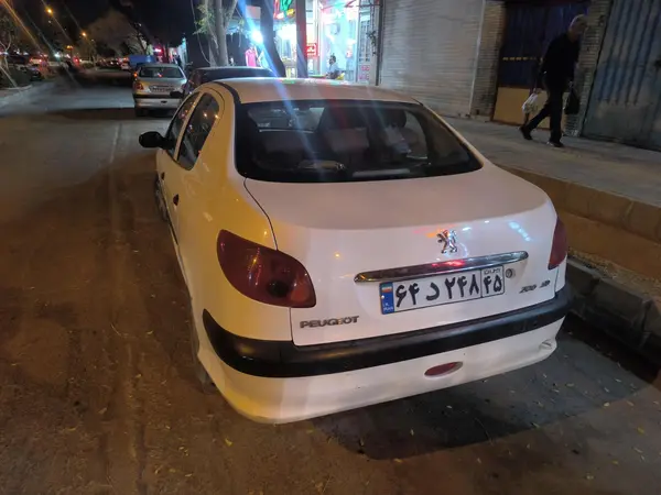 پژو ۲۰۶ صندوق دار v8 - 1396