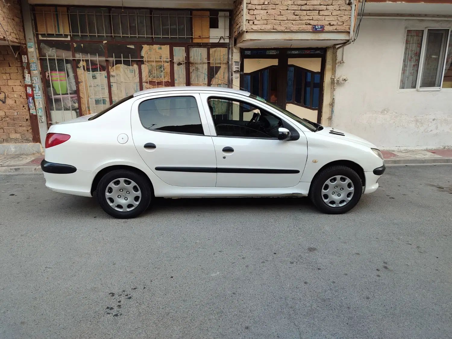 پژو ۲۰۶ صندوق دار v8 - 1390