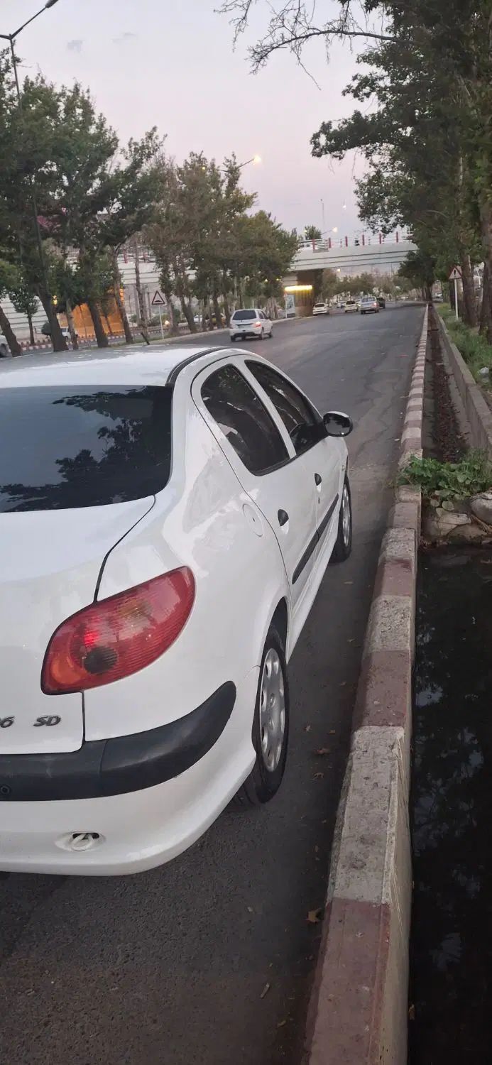 پژو ۲۰۶ صندوق دار v8 - 1395